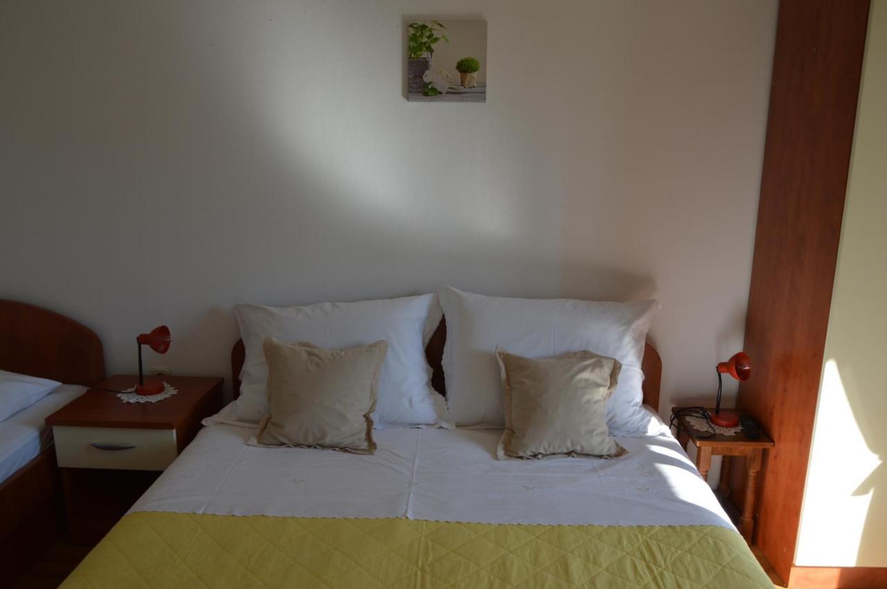 Apartman Mare Drvenik  Ngoại thất bức ảnh